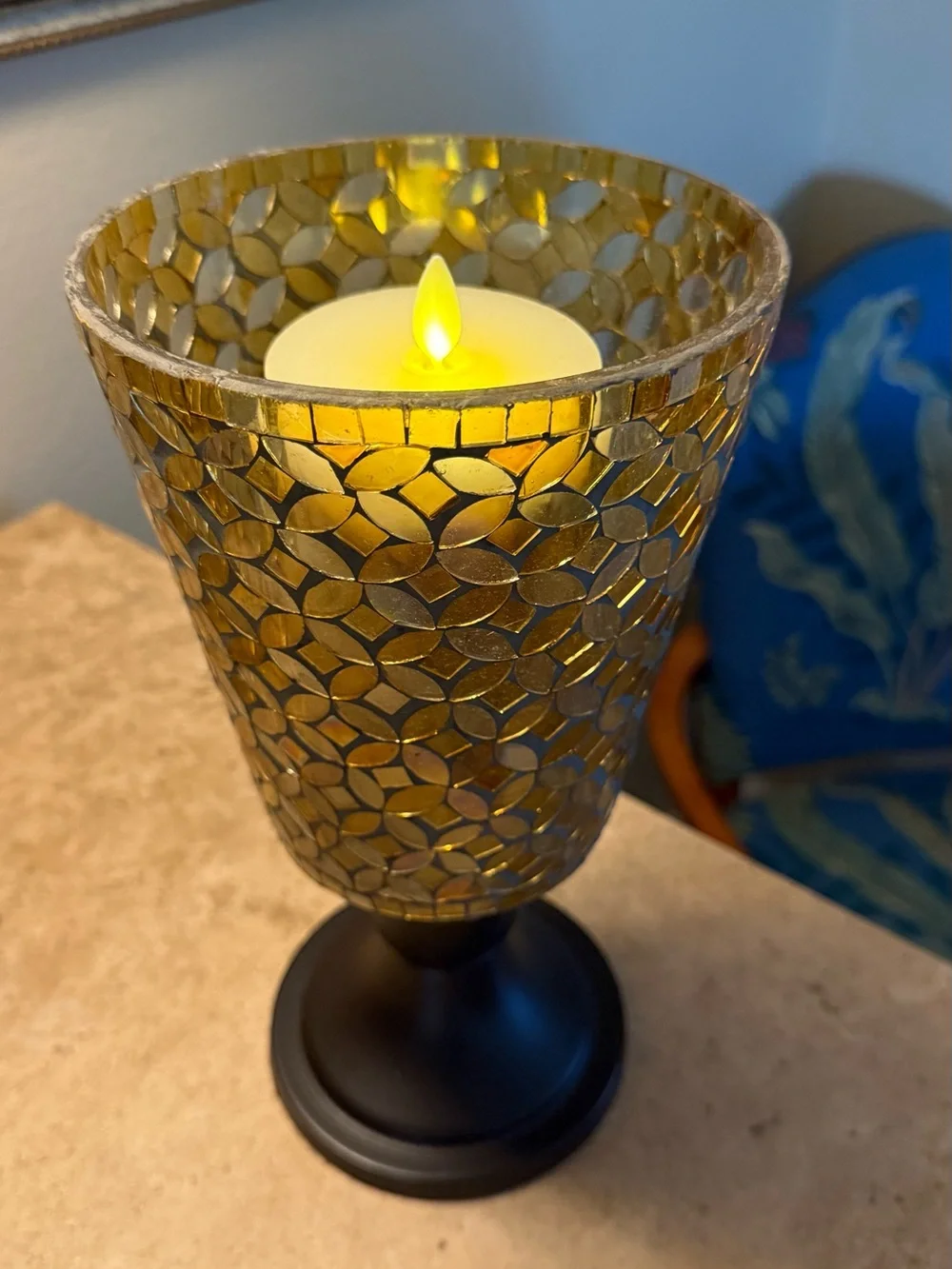 N/A elegant gold